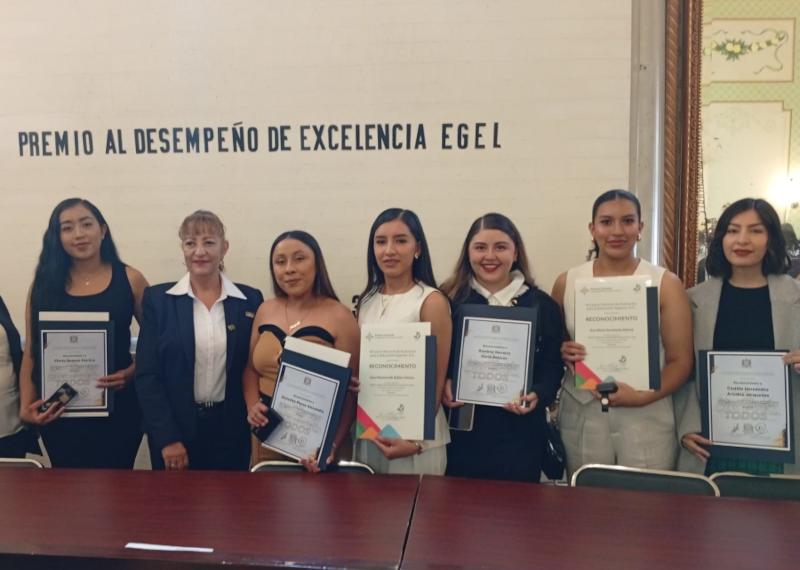Premio al desempeño de excelencia EGEL